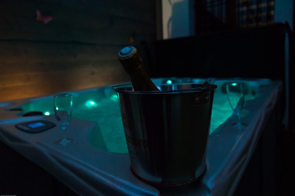 Spa Privatif Toulouse Jacuzzi Villa Aucamville Exterior foto